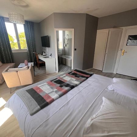 Auberge Saint Thegonnec Bagian luar foto
