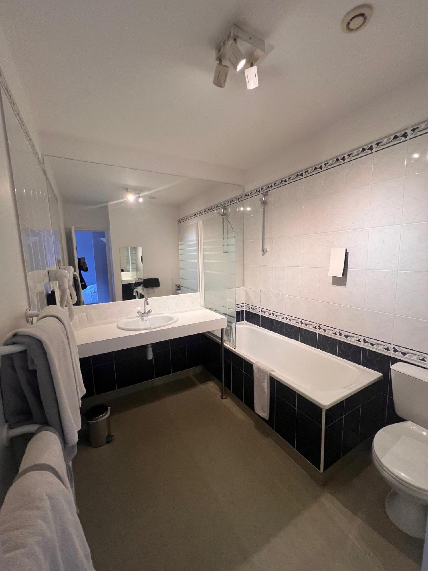 Auberge Saint Thegonnec Bagian luar foto