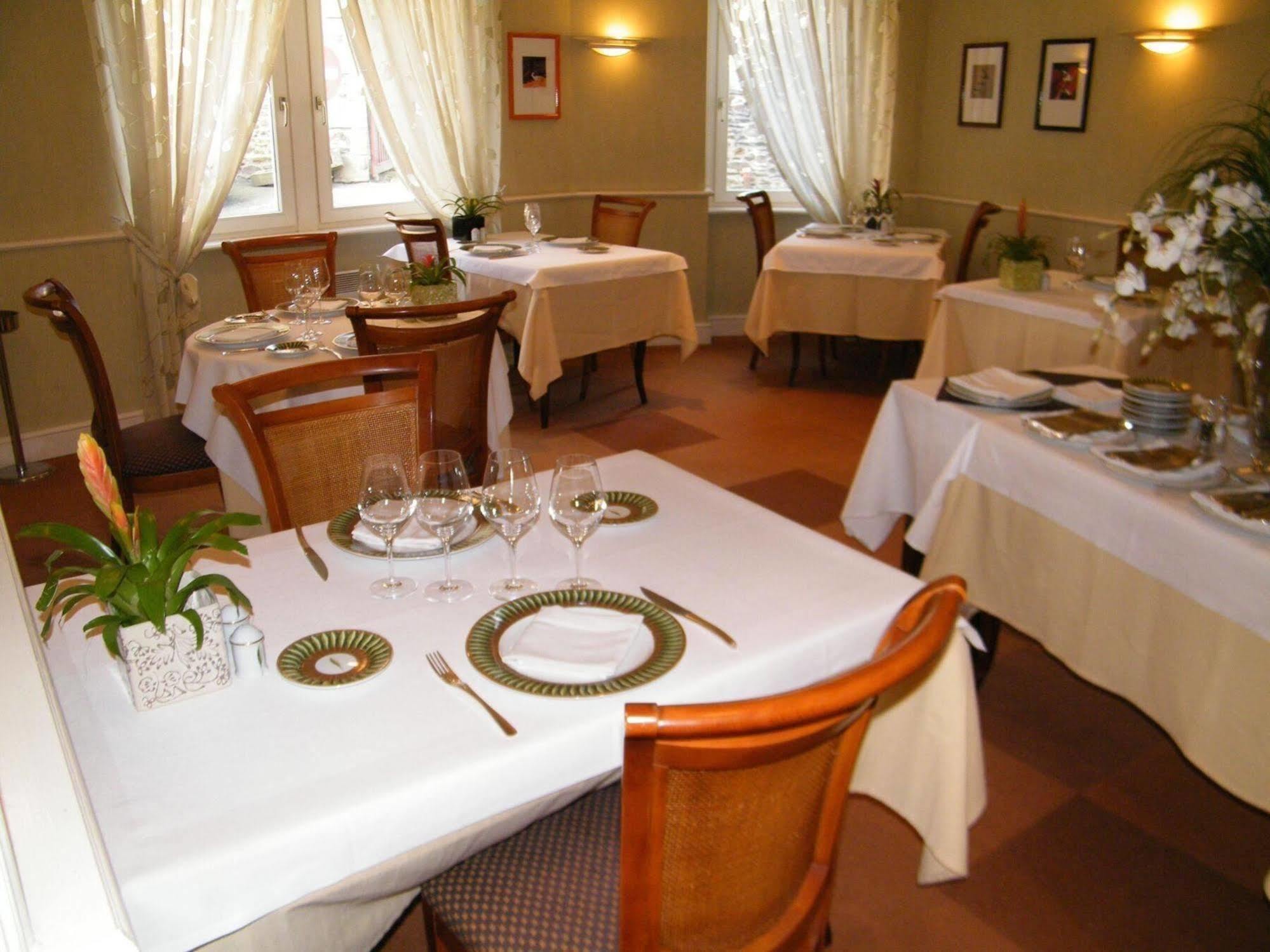 Auberge Saint Thegonnec Bagian luar foto